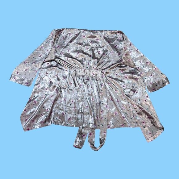Victorias Secret Floral Satin Robe Waist Tie 3/4 Sleeves One Size Silver Purple - Picture 3 of 8